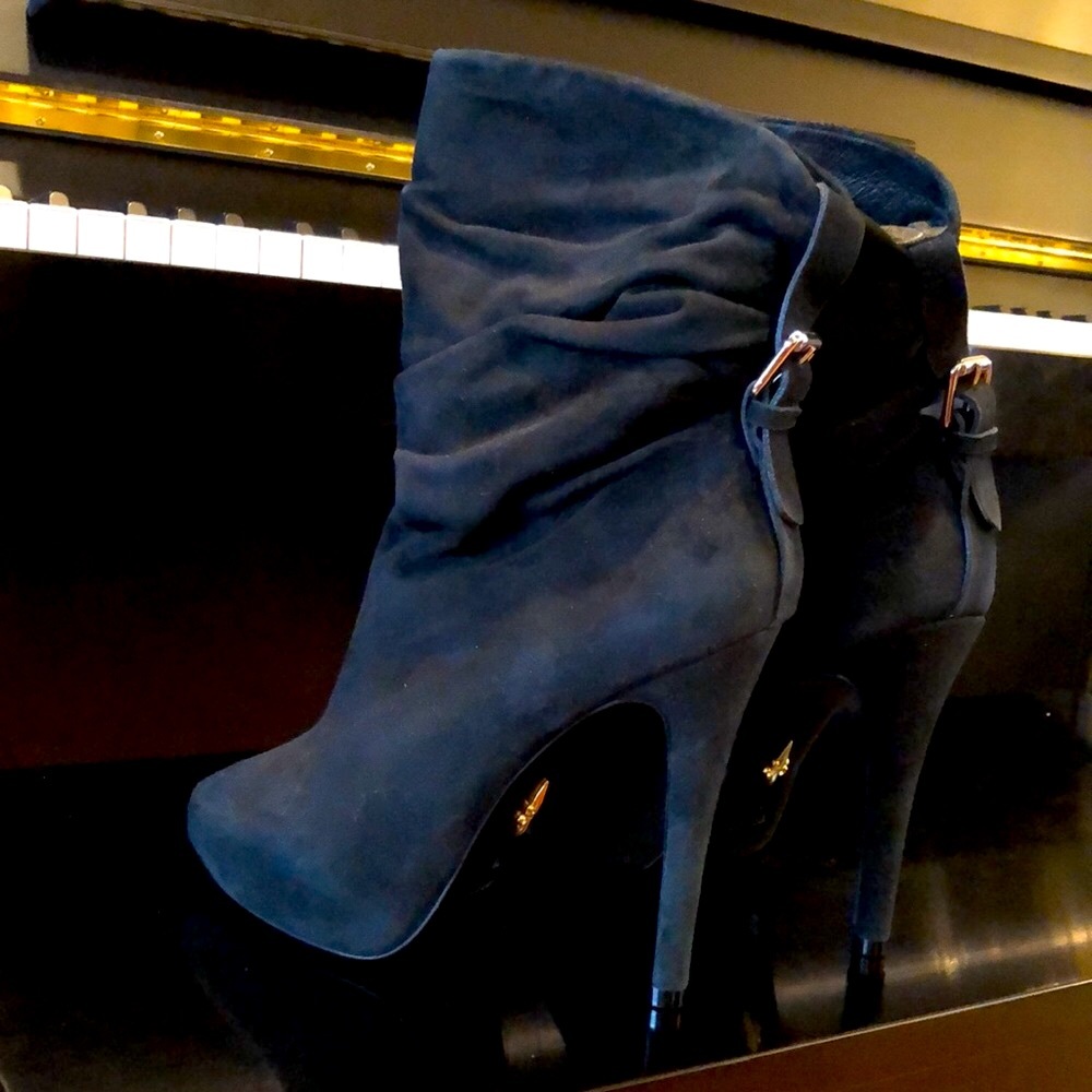 NEW Pour La Victoire suede high heel platform bootie
